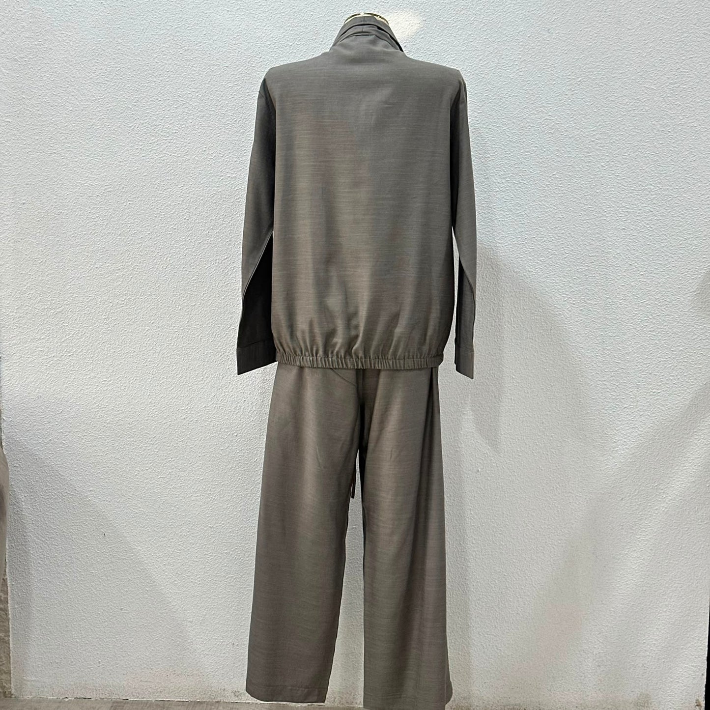 بدلة نسائي