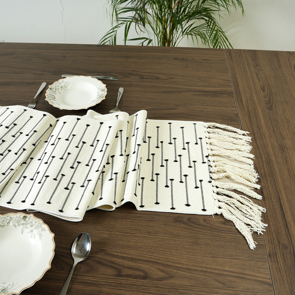 مفرش طاولة بوهو منسوج