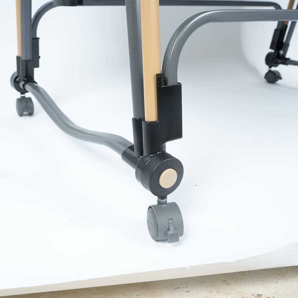 سرير أطفال مع غطاء