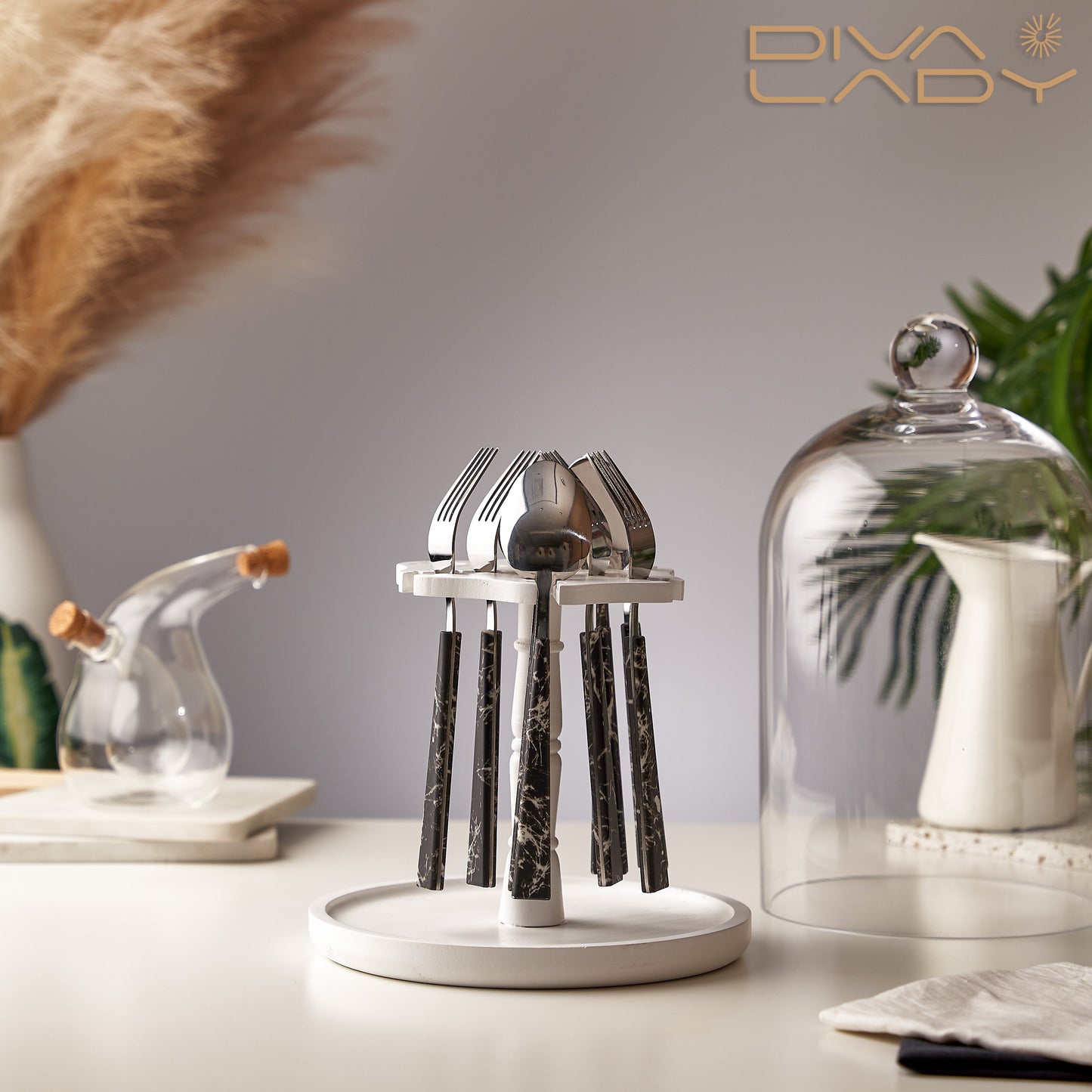 منظم ادوات المائدة