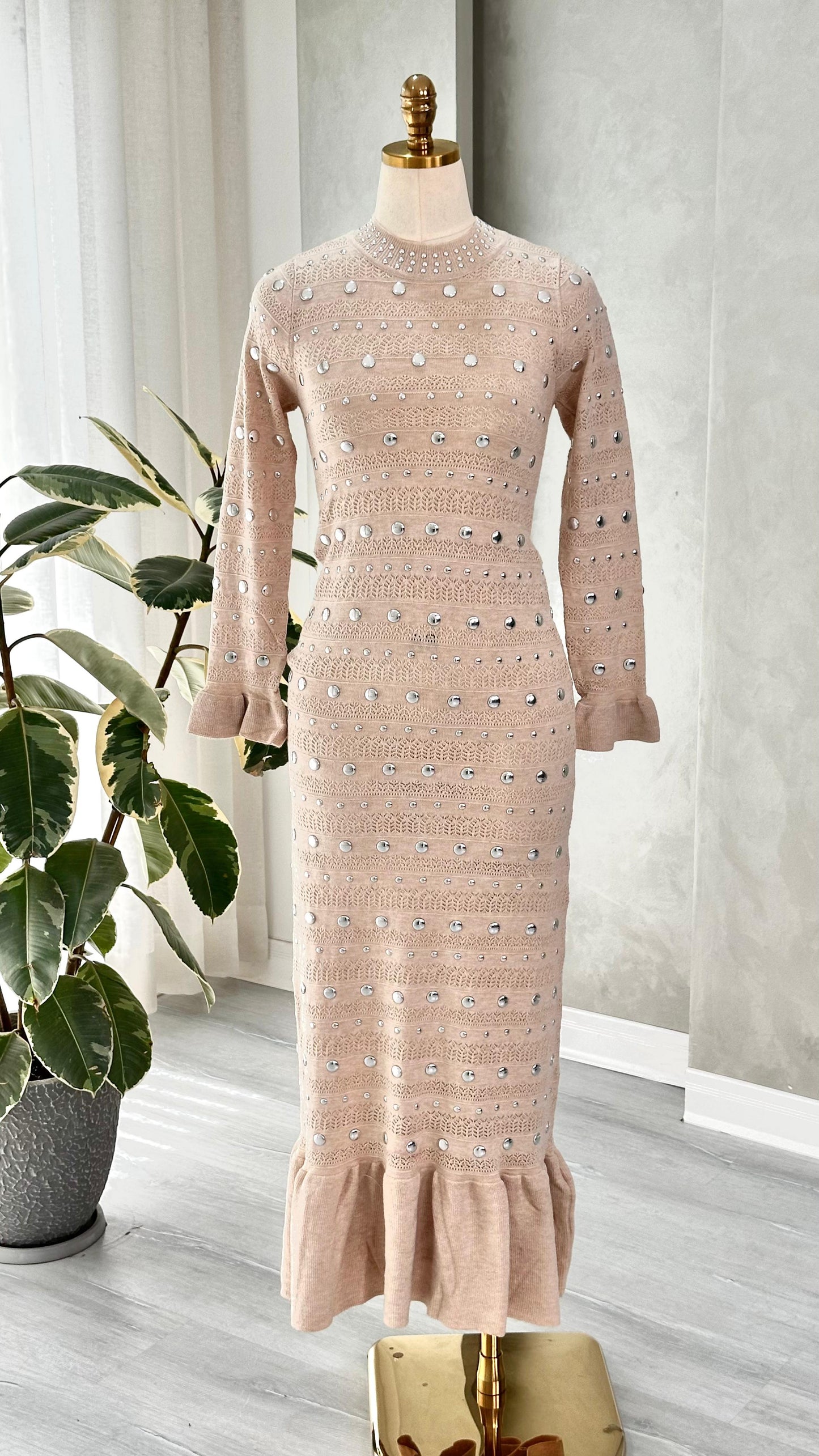 فستان نسائي مزركش من الاسفل