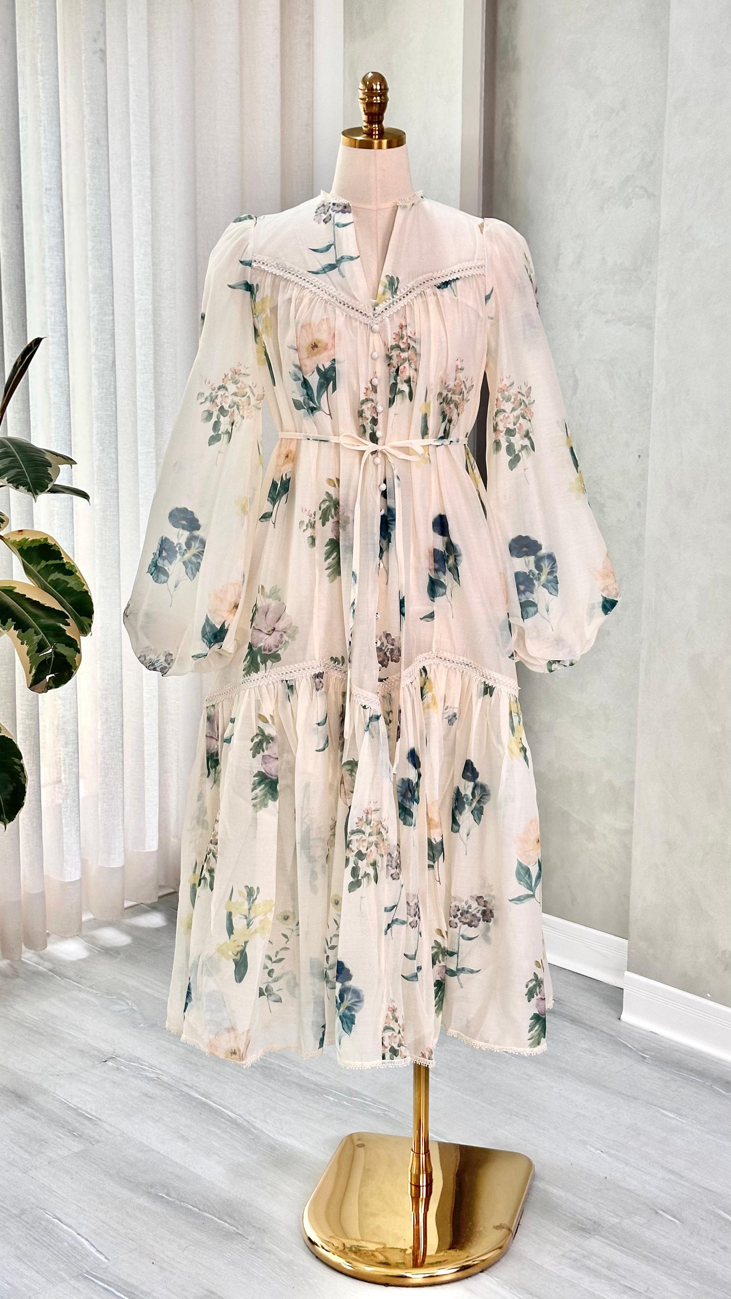 فستان نسائي مطبع