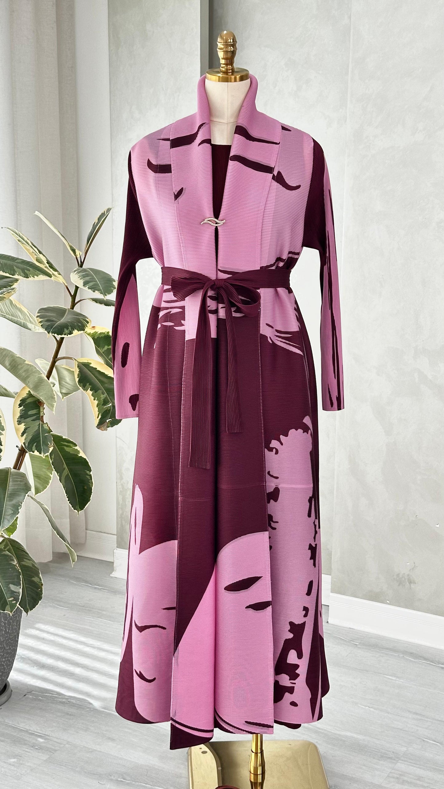 فستان نسائي مع حزام