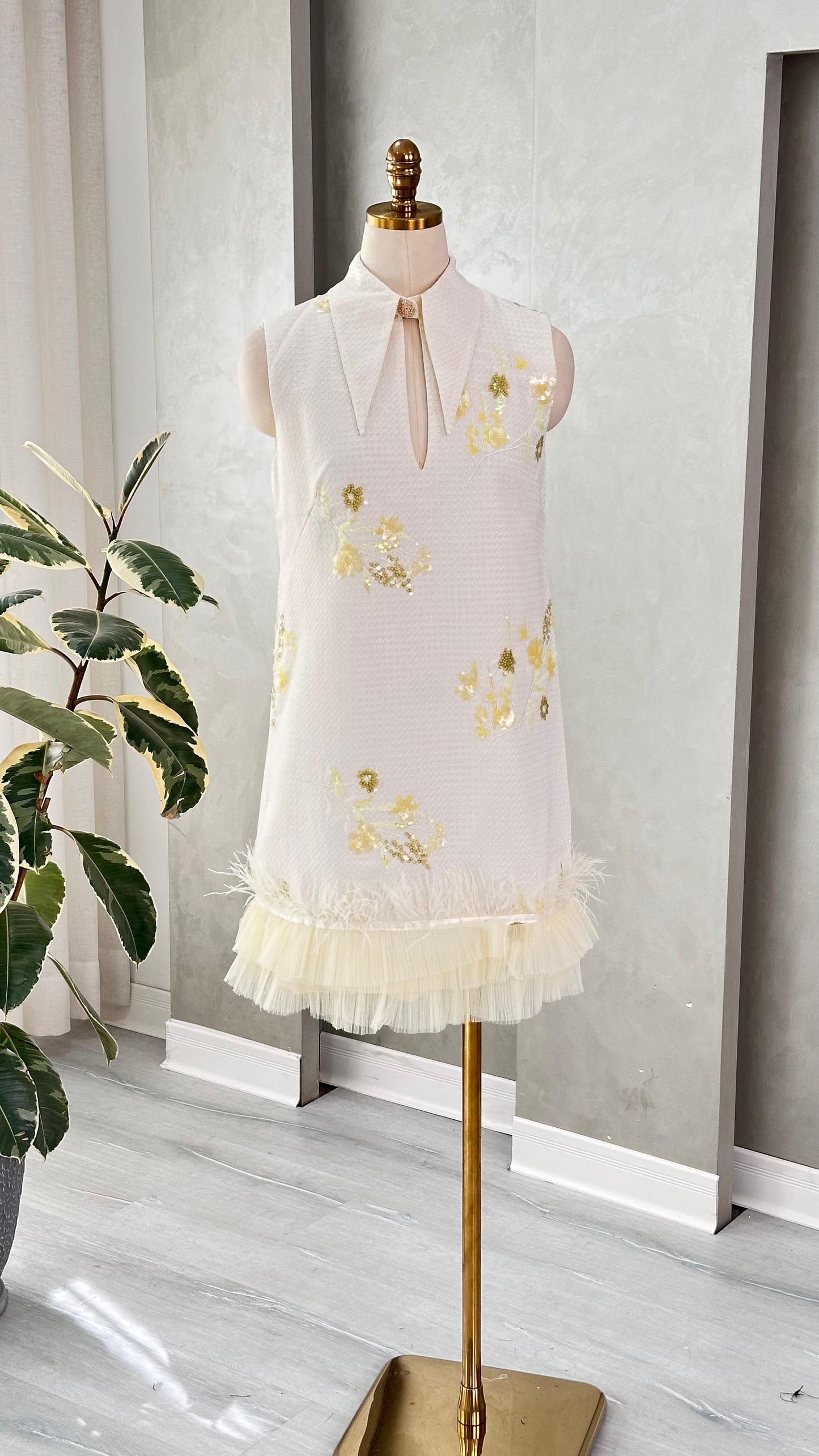 فستان نسائي