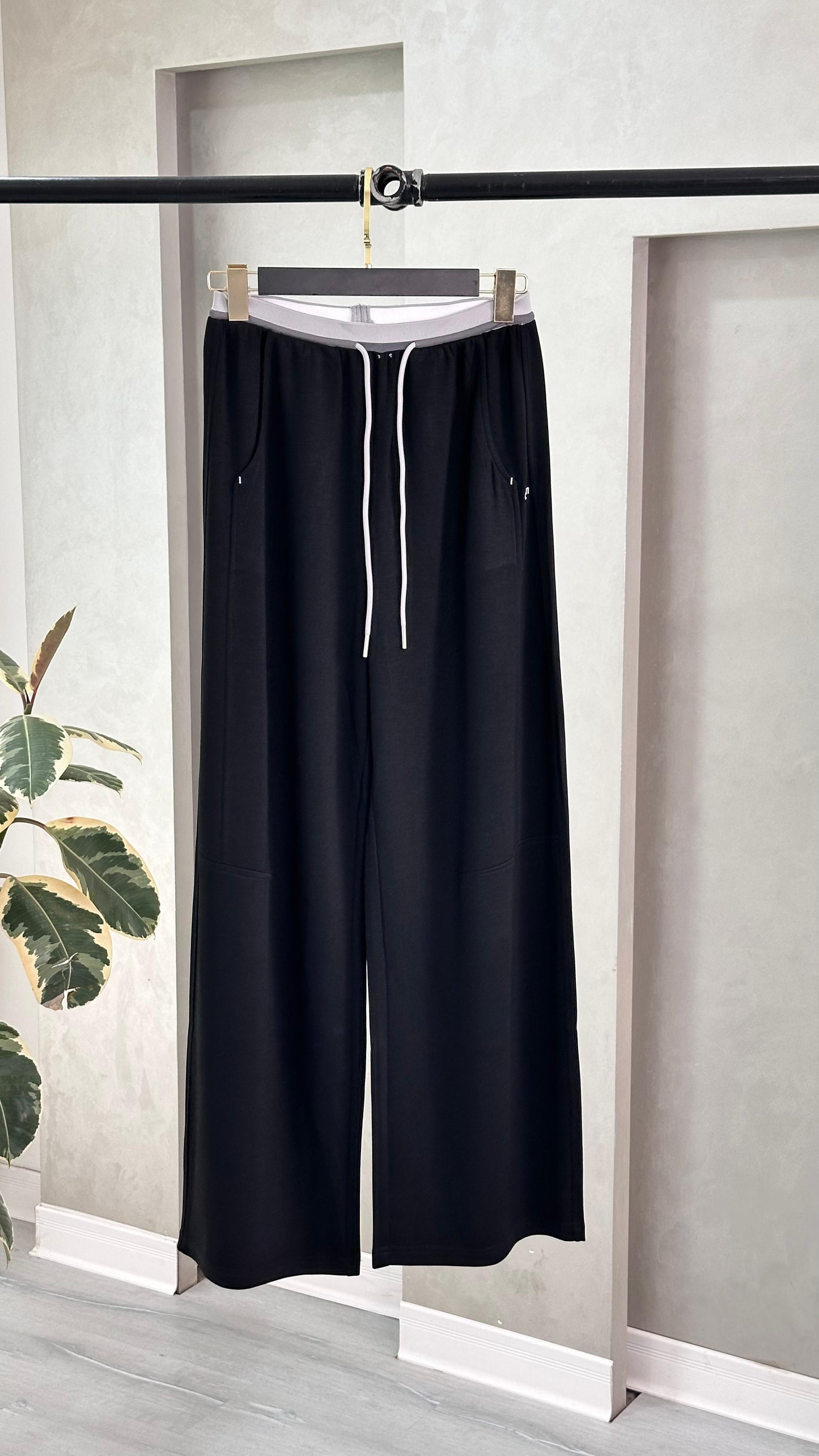 بنطلون نسائي