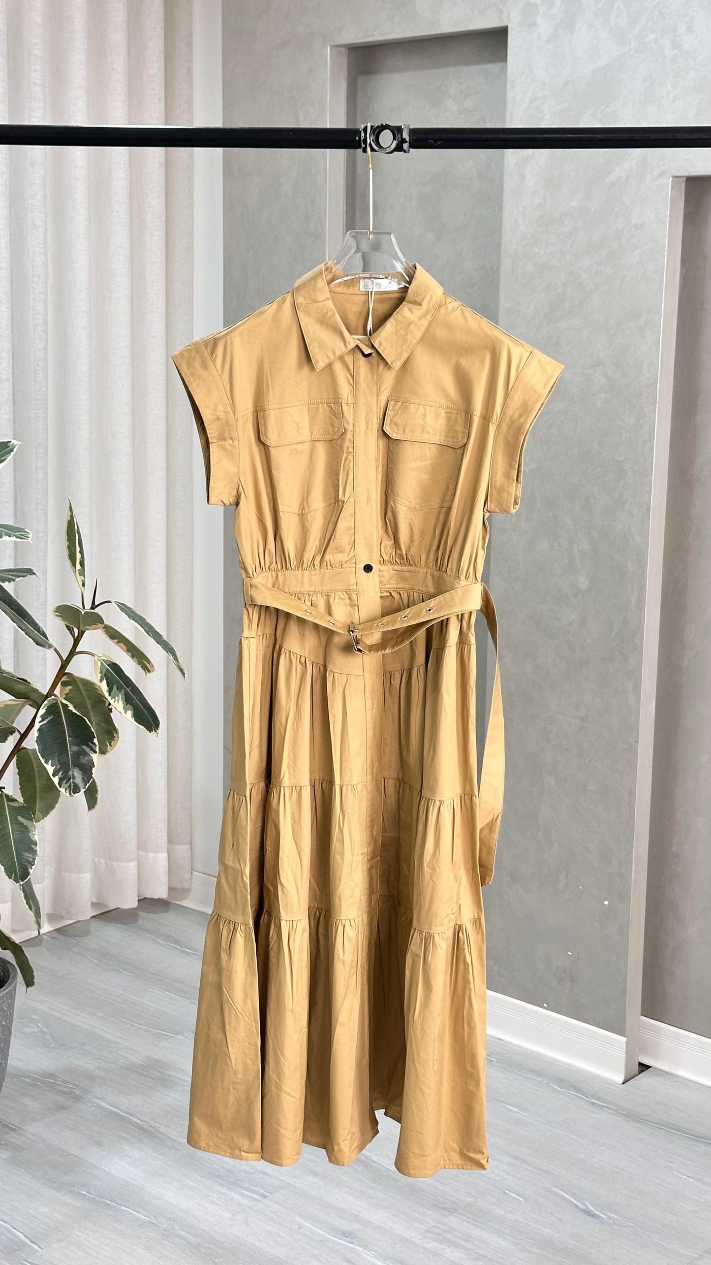 فستان نسائي