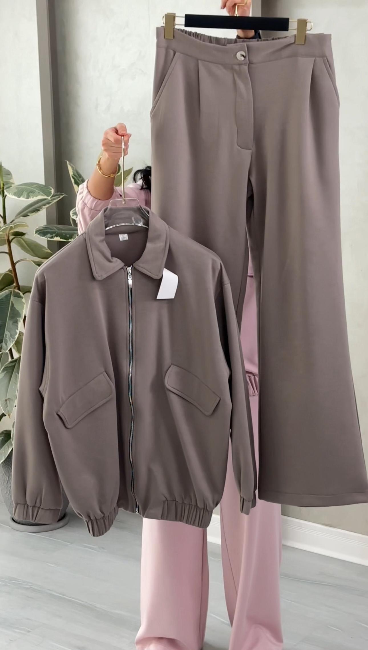 بدلة نسائي بسحاب