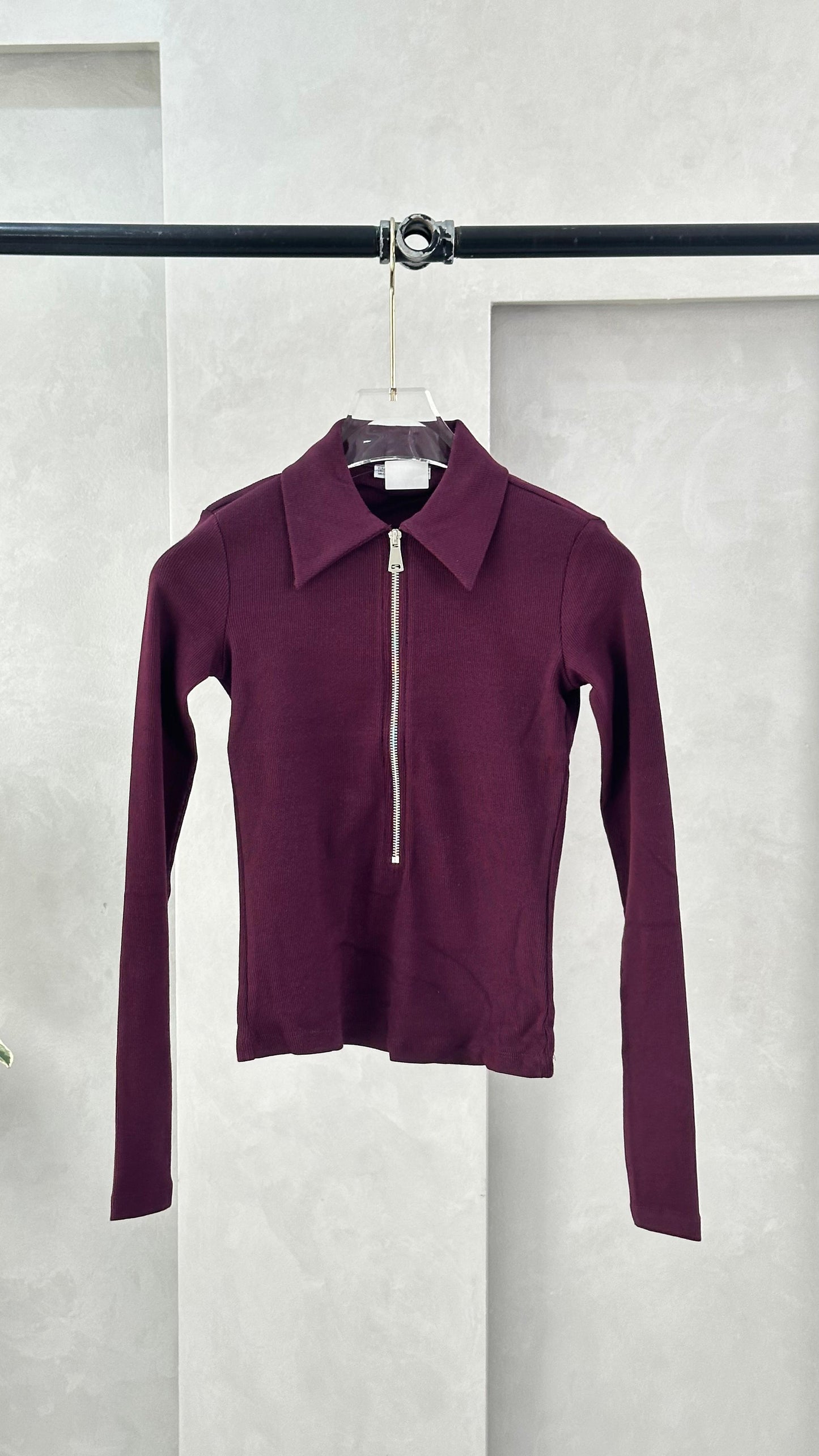 بلوز نسائي مع سحاب