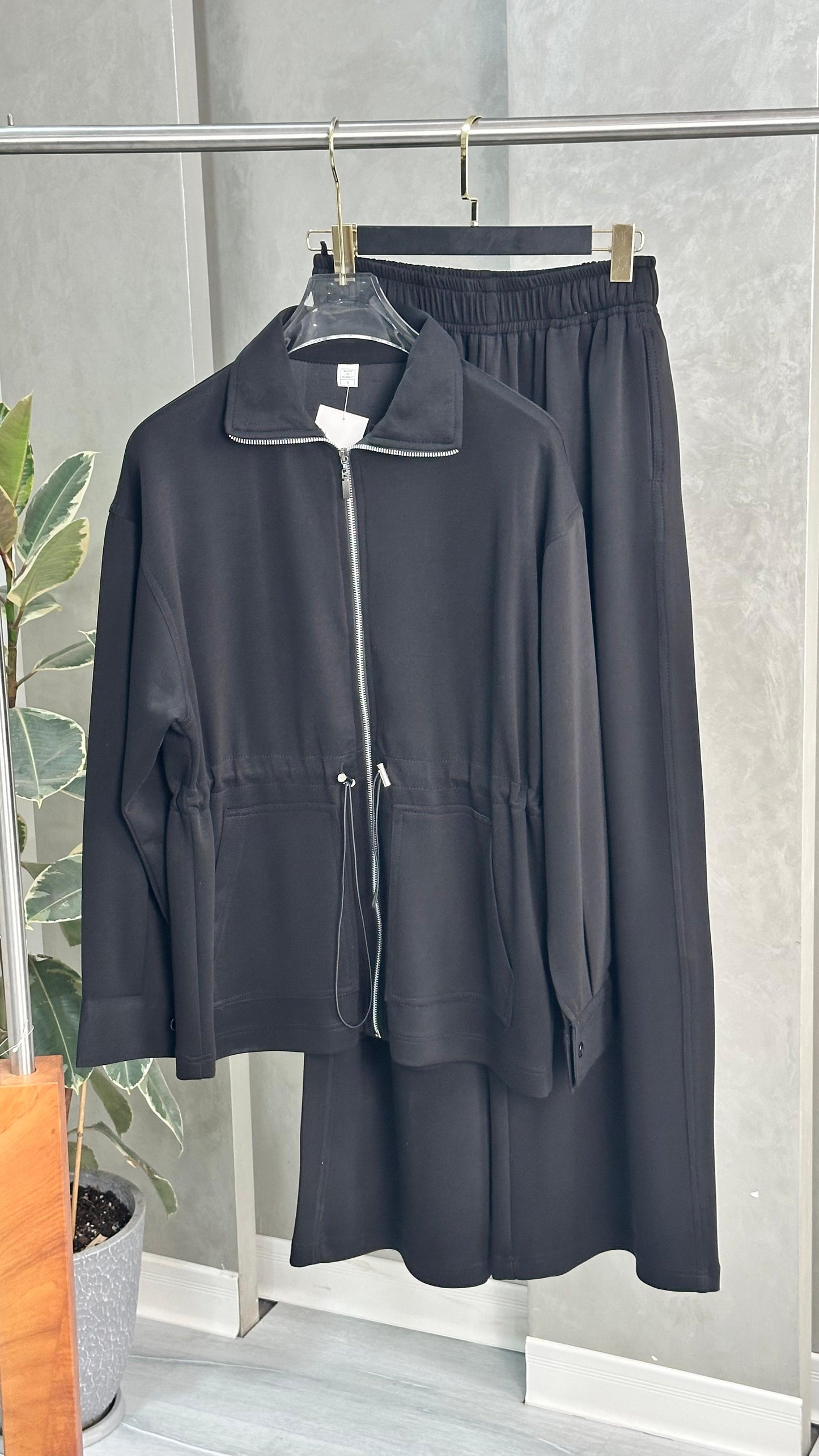 بدلة نسائي محددة الخصر