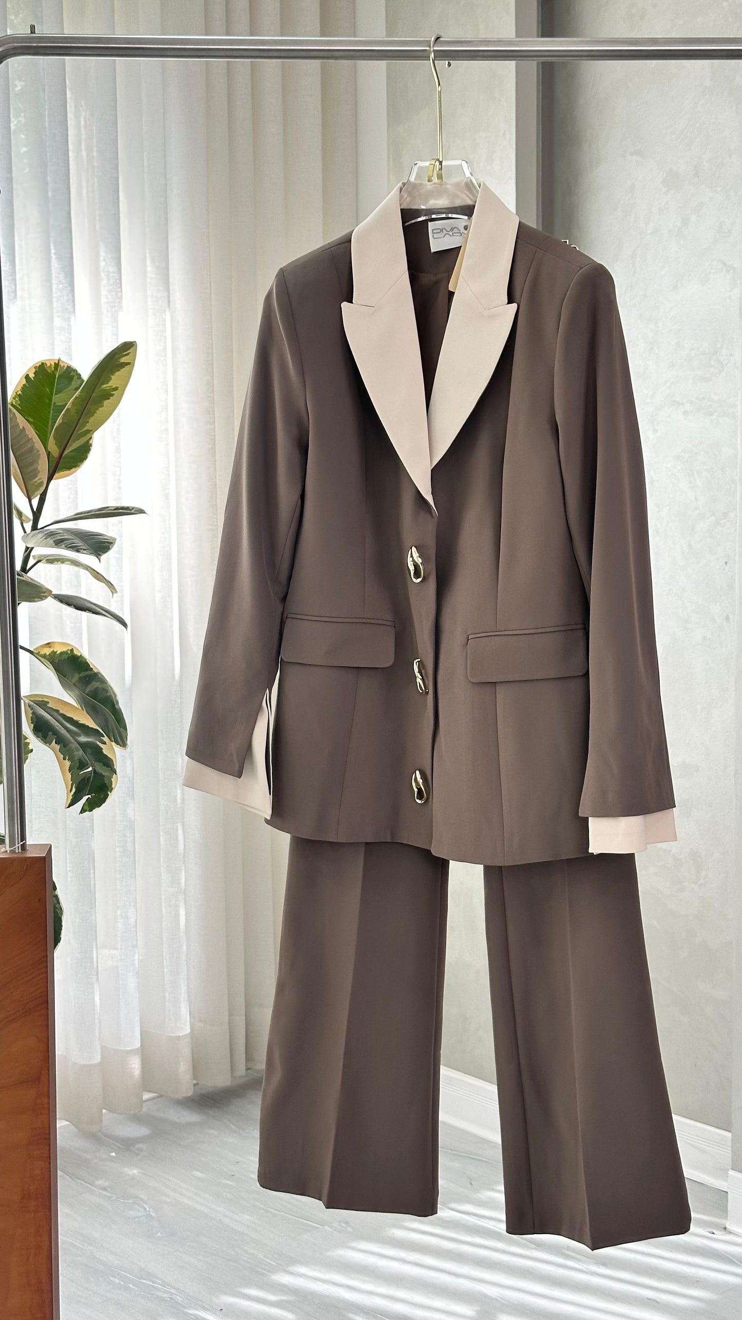 بدلة رسمي قصير