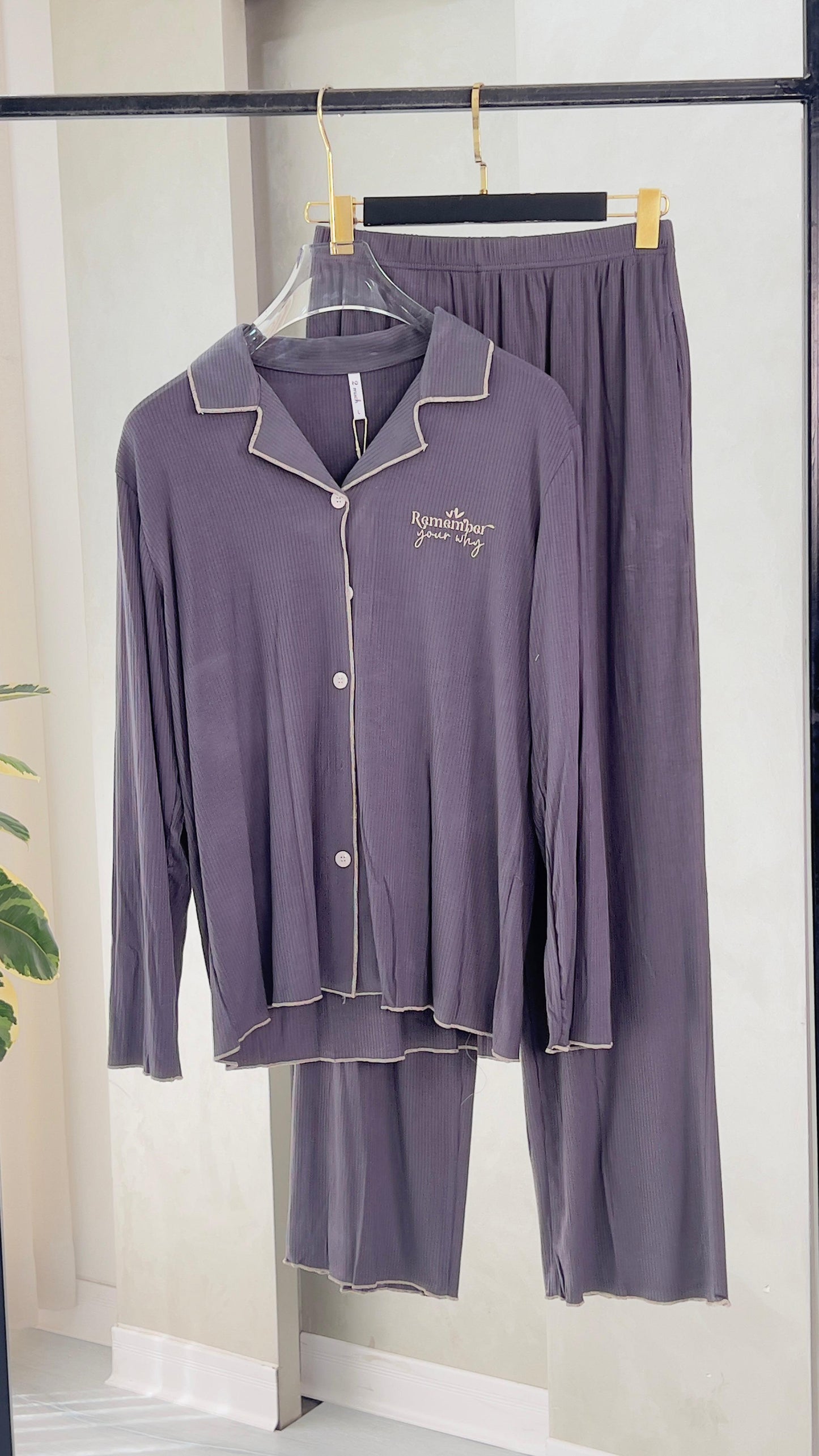 بيجامة نسائي