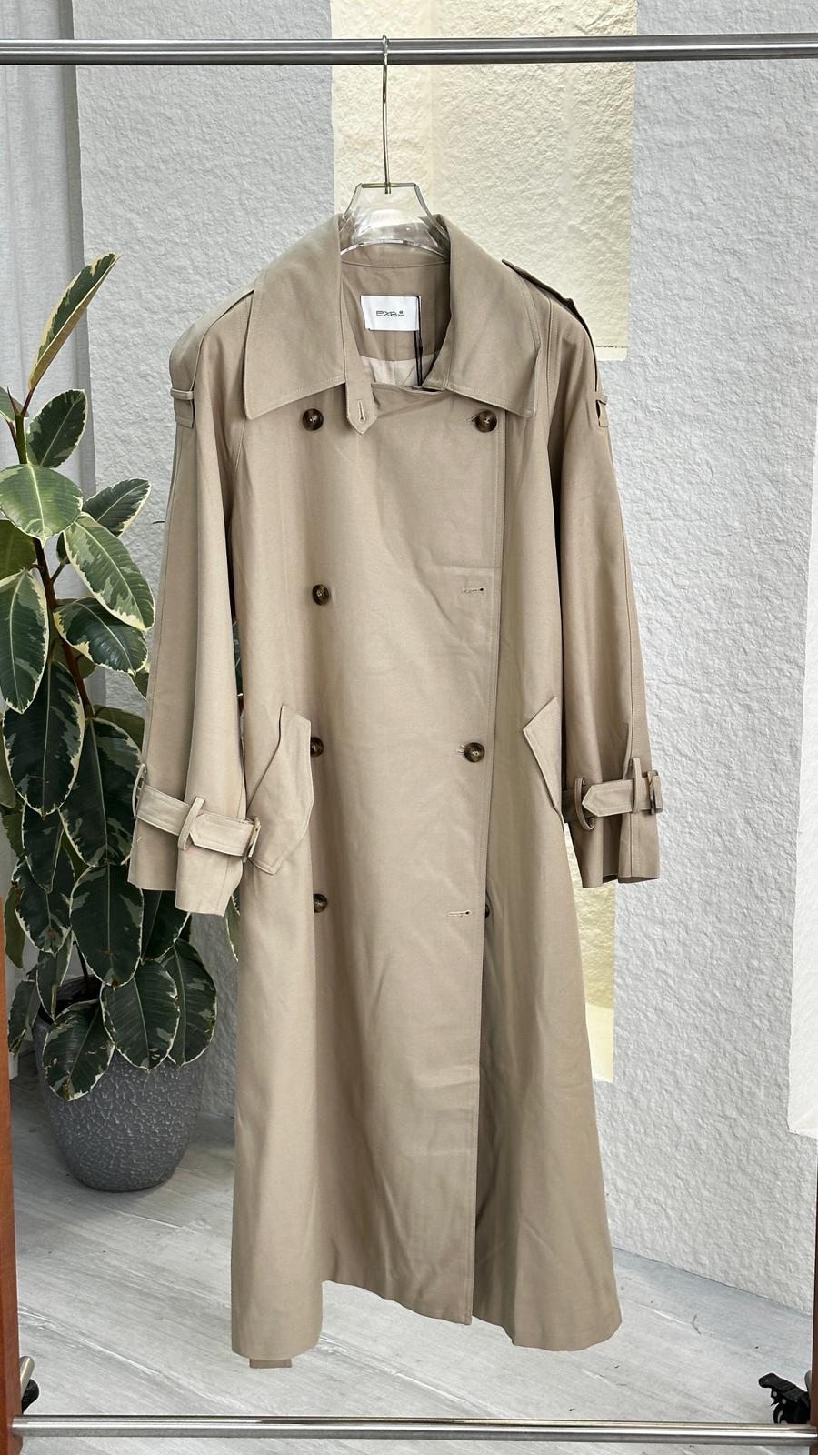 جاكيت نسائي طويل وعصري