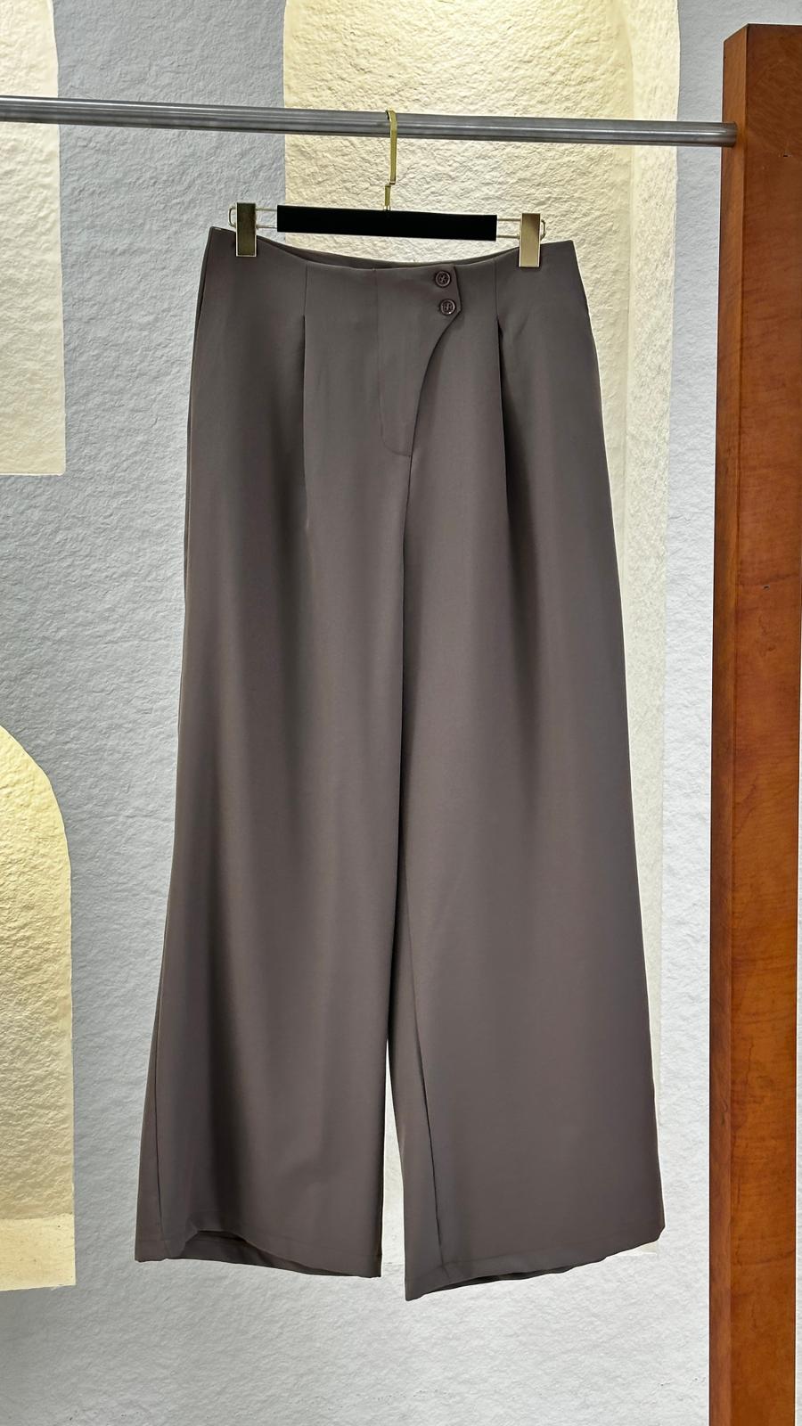 بنطلون نسائي واسع