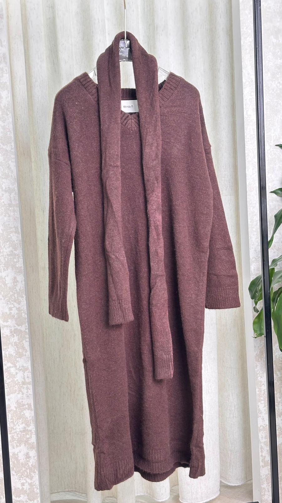 فستان نسائي مع اسكارف