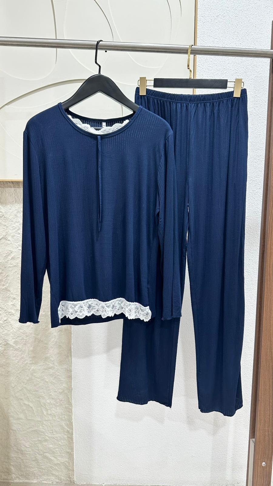 بيجامة نسائي