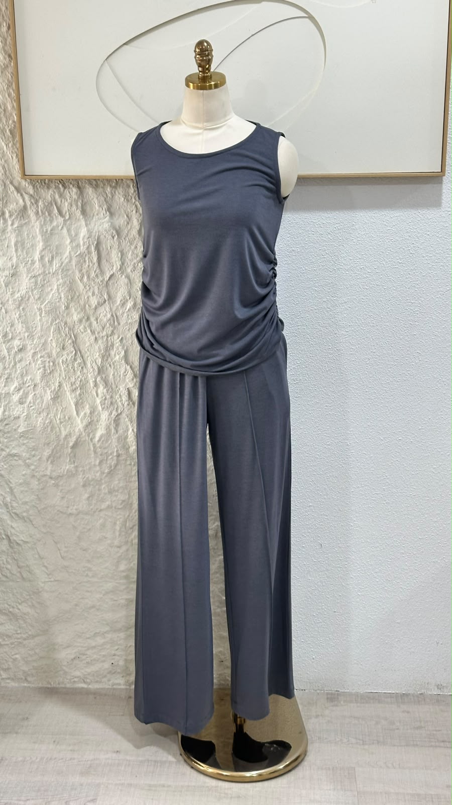 بدلة نسائي