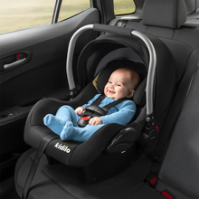 كرسي سيارة للأطفال مريح وآمن