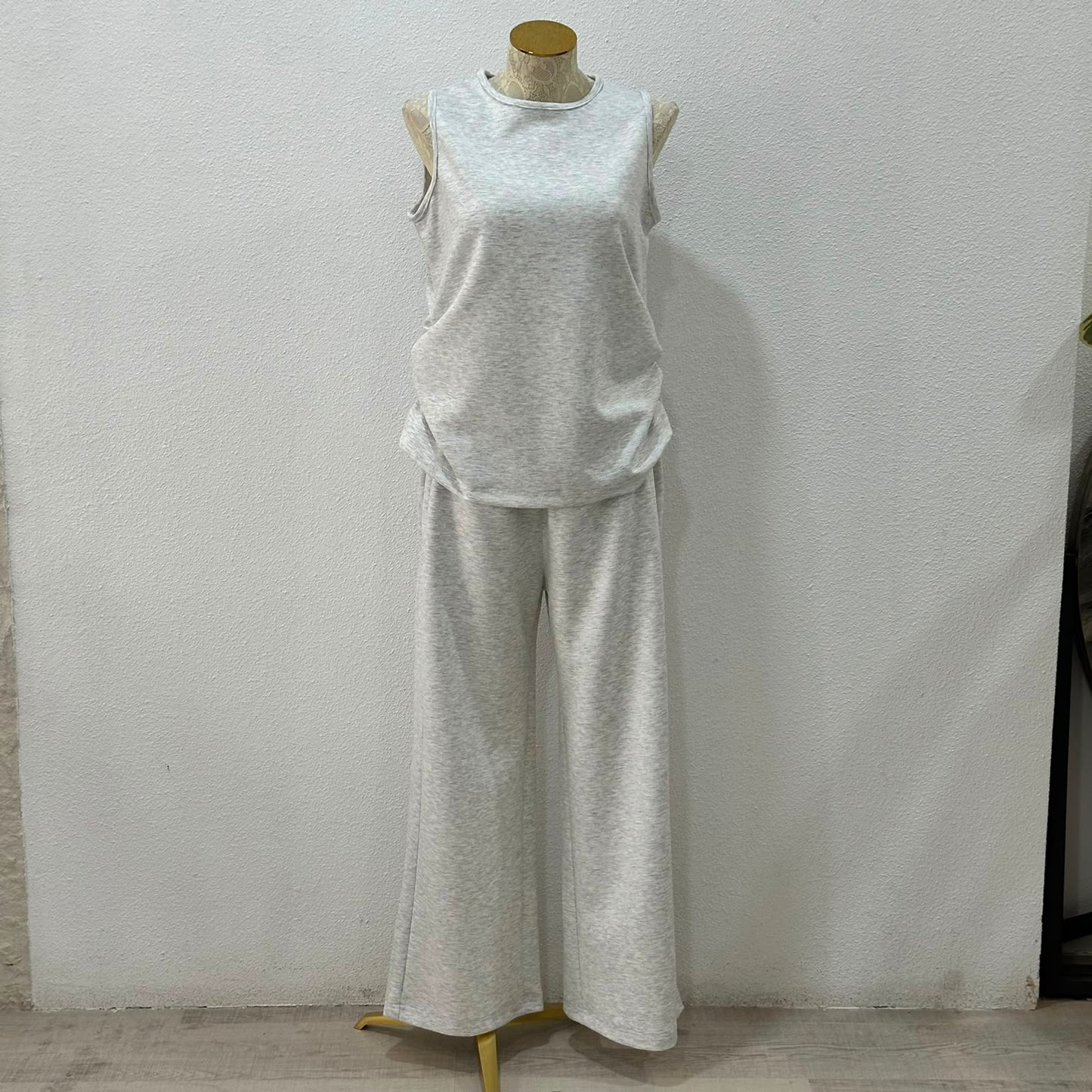 بدلة نسائي