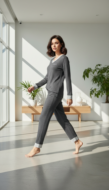 بيجامة نسائي باطراف ذو سوار