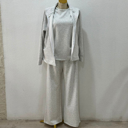 بدلة نسائي