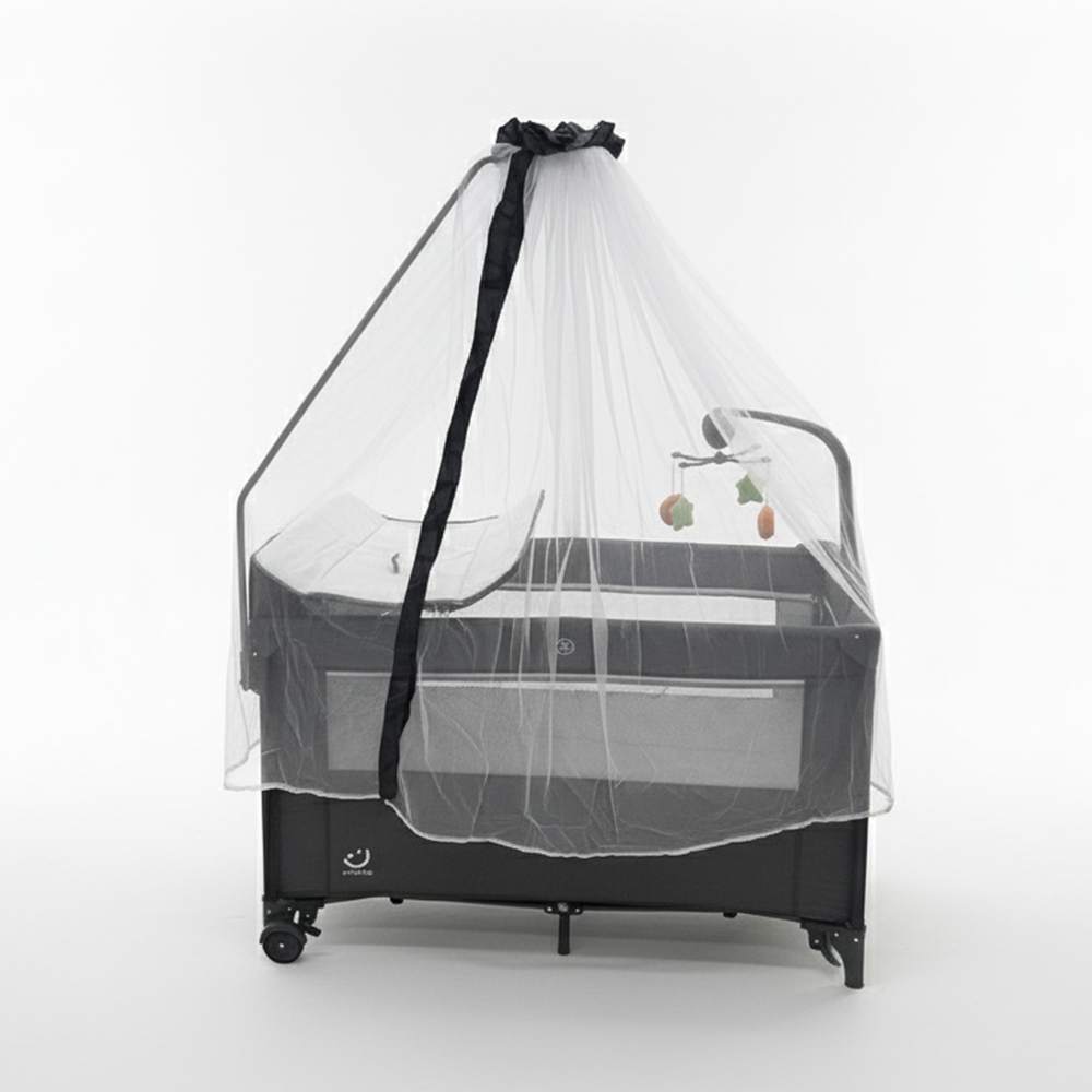 سرير أطفال مع ناموسية وطاولة تغيير