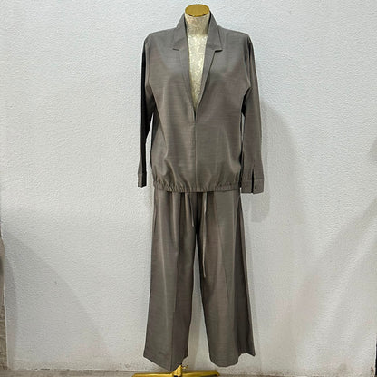 بدلة نسائي