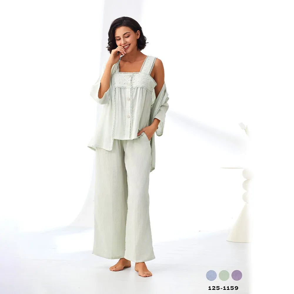 بيجامة نسائي مع سترة