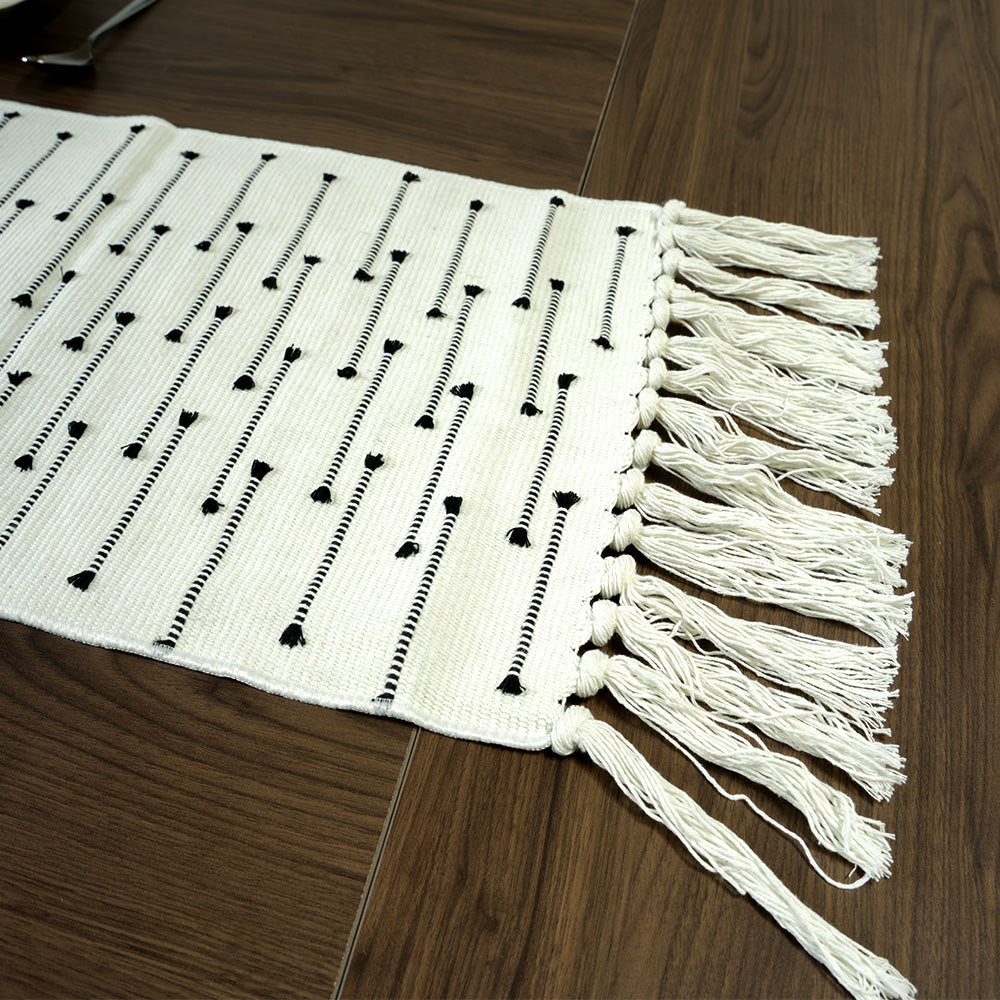 مفرش طاولة بوهو منسوج