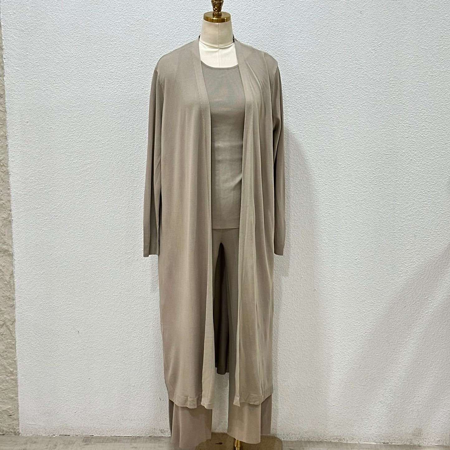 بدلة نسائي 3ق
