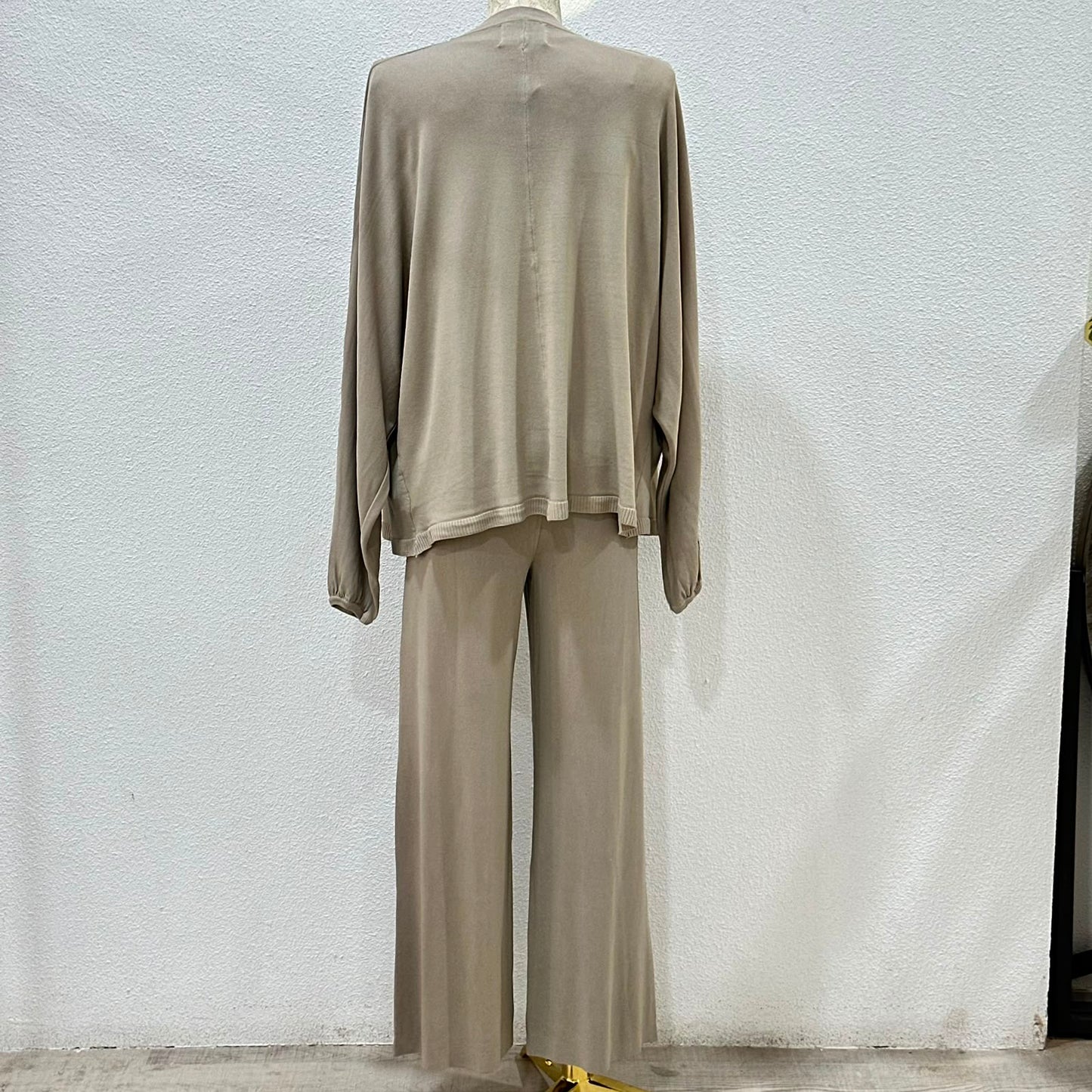 بدلة نسائي 3ق