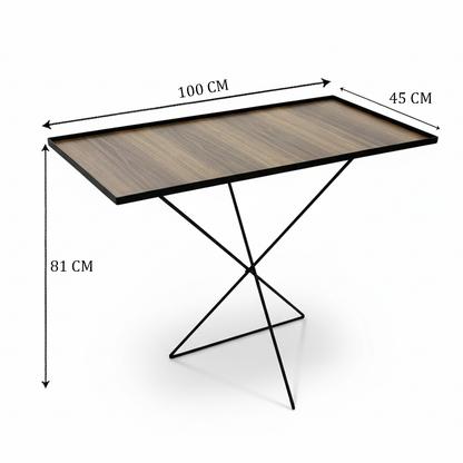 طاولة حديثة بتصميم معدني