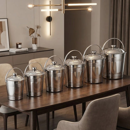 دلو تخزين بغطاء ومقبض