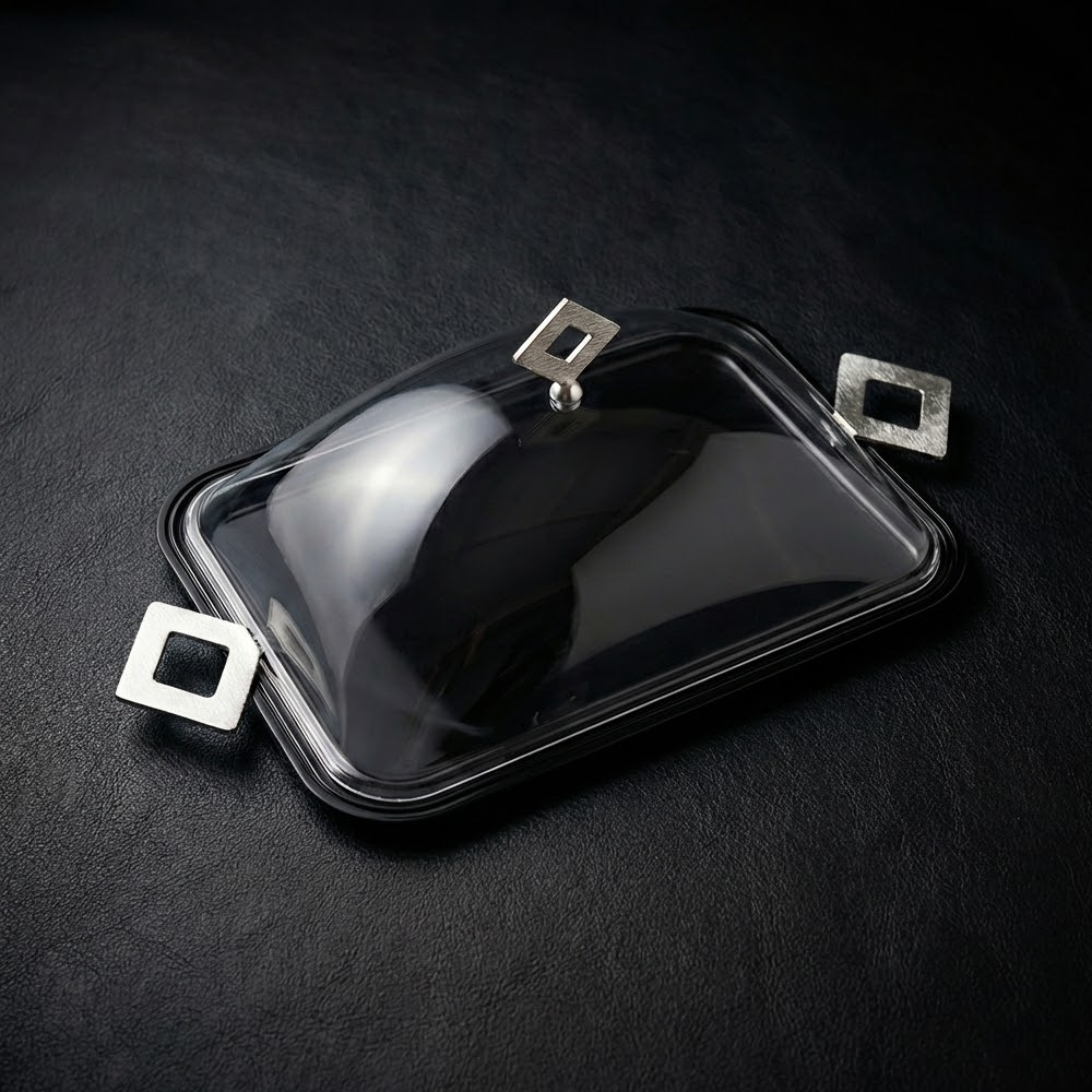 طبق تقديم كيك بغطاء وسط