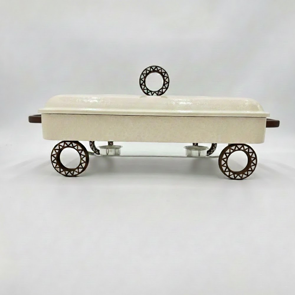 سخان تقديم طعام بغطاء معدني