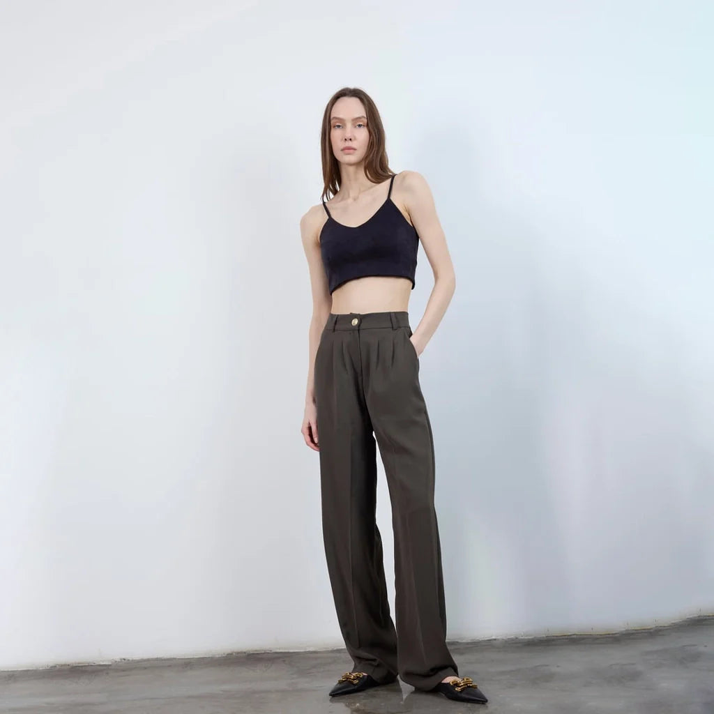 بنطلون نسائي بكسرة