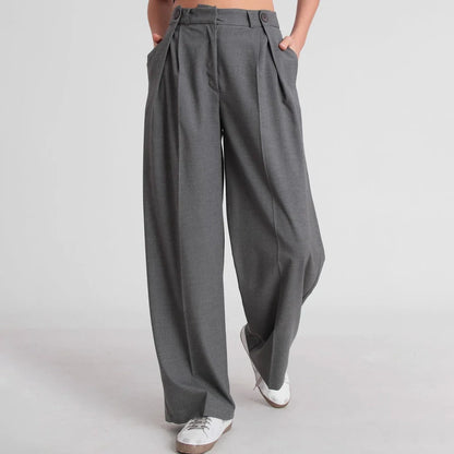 بنطلون نسائي عريض بكسرات