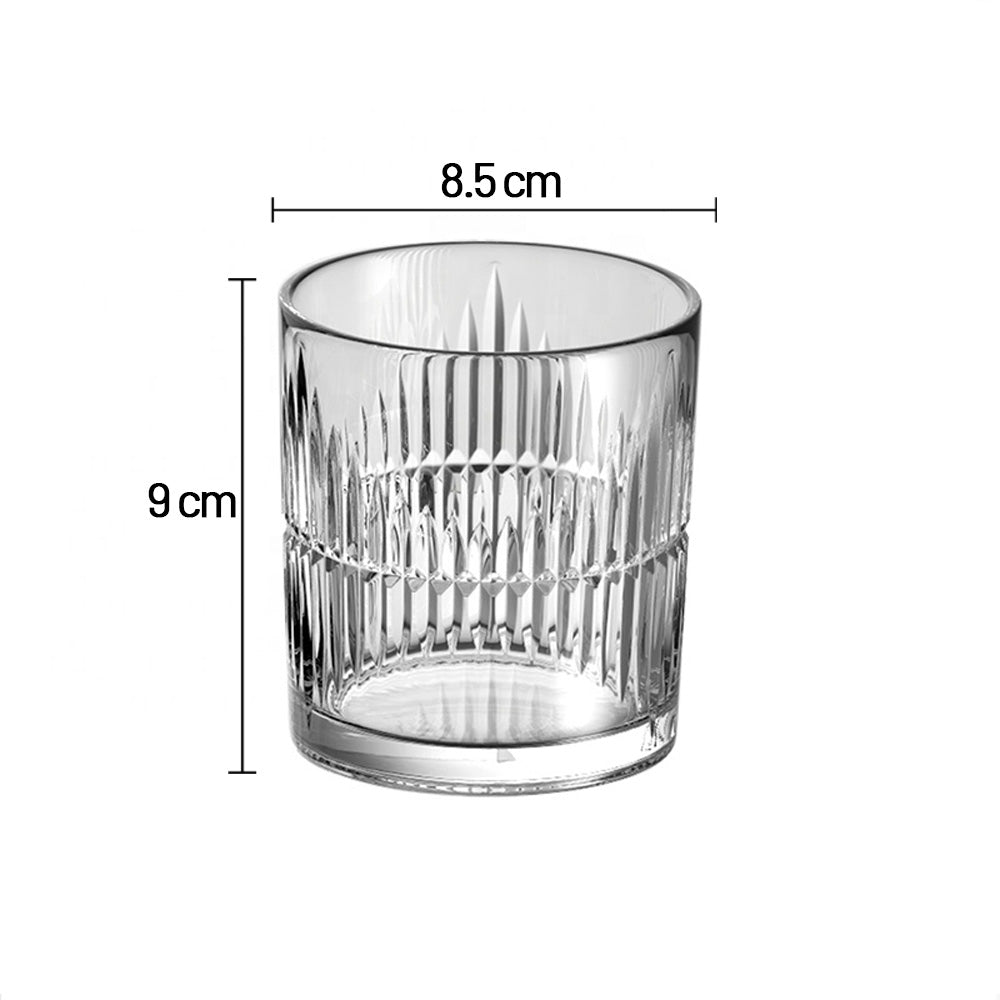 كأس كريستالي مقطوع عموديًا