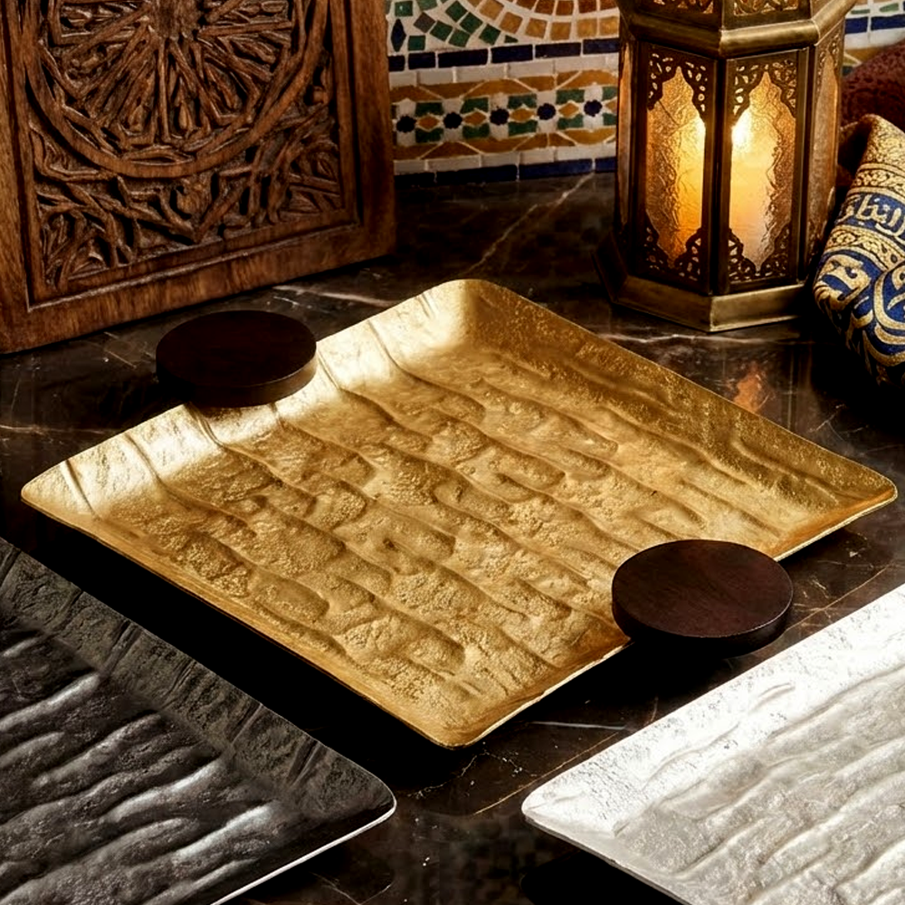 صينية تقديم مربعة صغيرة