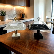 طبق تقديم كيك بغطاء وسط