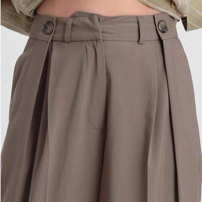 بنطلون نسائي عريض بكسرات