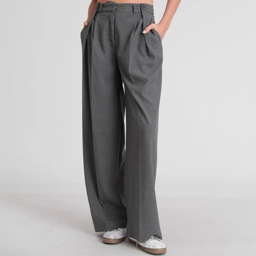 بنطلون نسائي عريض بكسرات