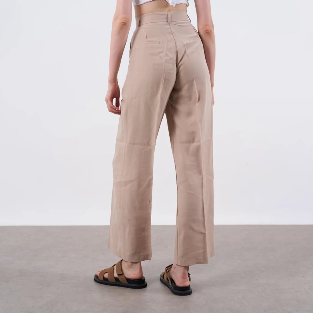 بنطلون نسائى بزر