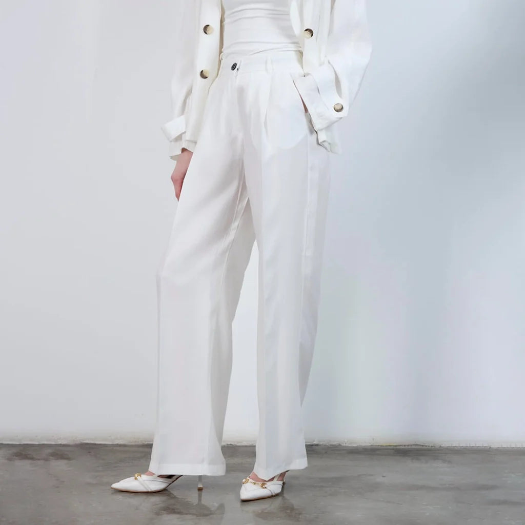 بنطلون نسائى بزر