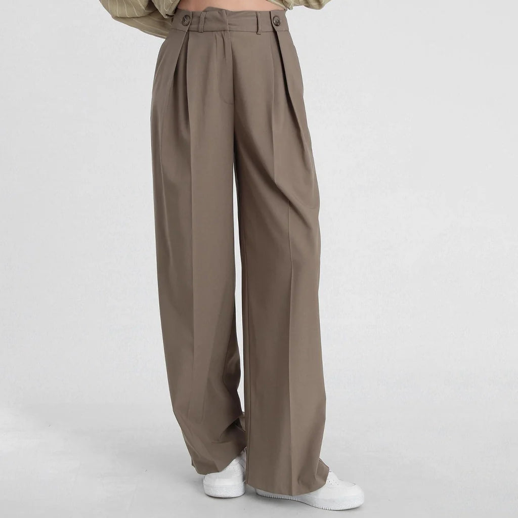 بنطلون نسائي عريض بكسرات