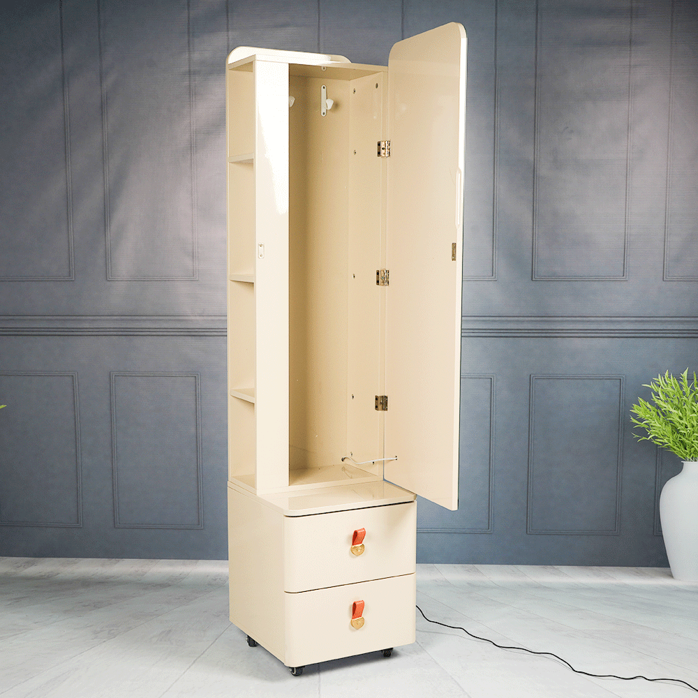 خزانة مع علاقات وأرفف وأدراج