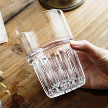 كوب شرب  محزز من الاسفل