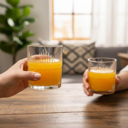 كأس كريستالي مقطوع عموديًا