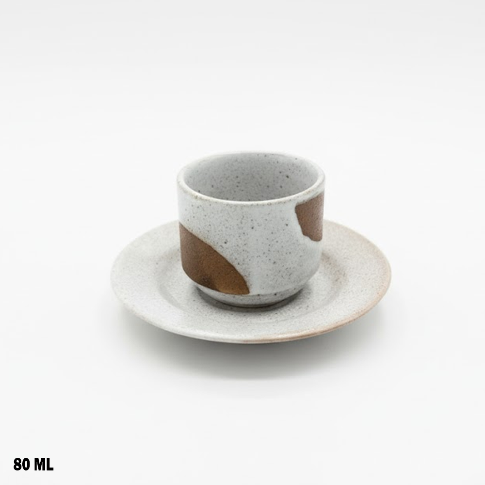 فنجان قهوة تصميم من وحي الهدوء