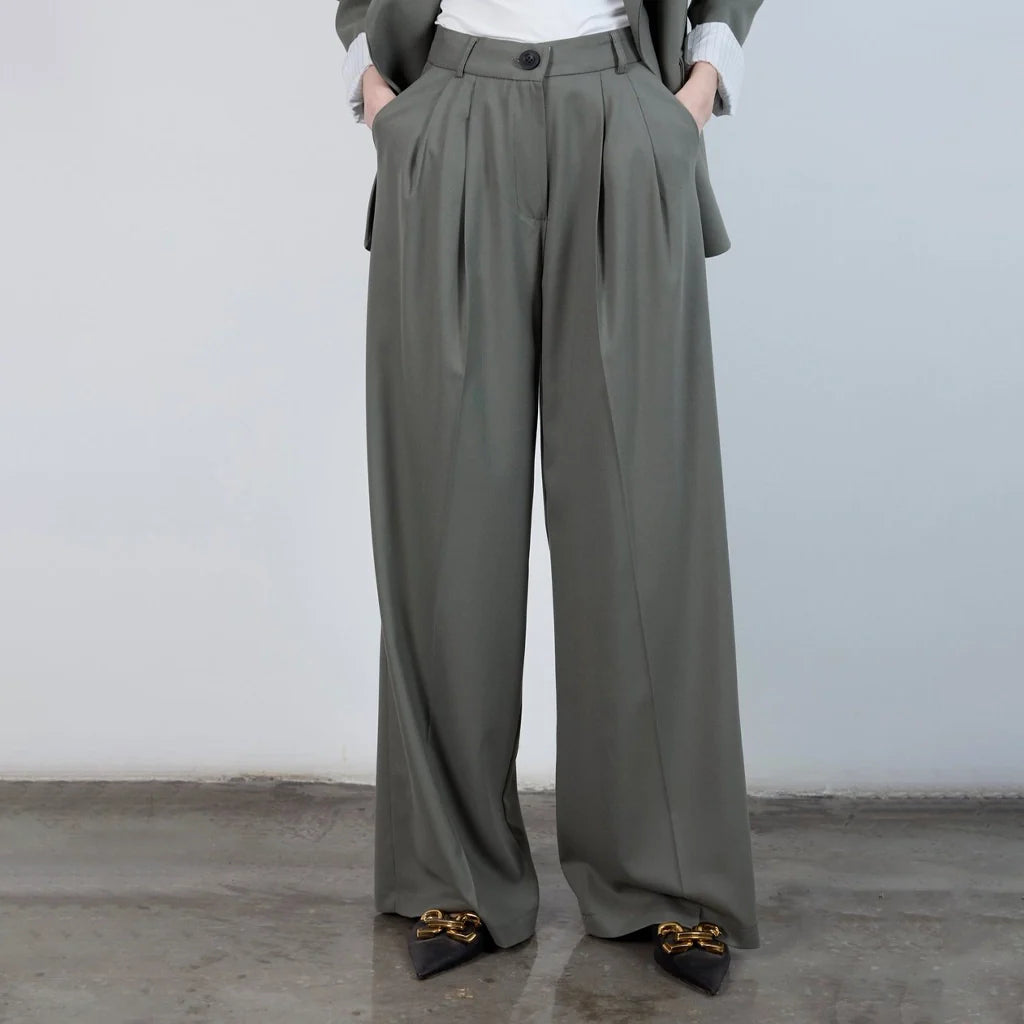 بنطلون نسائى فضفاض