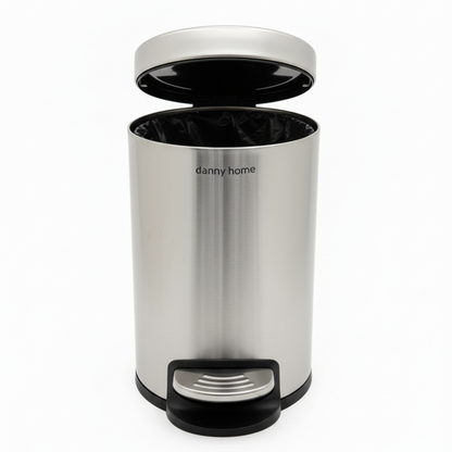 سلة مهملات معدنية مع دواسة